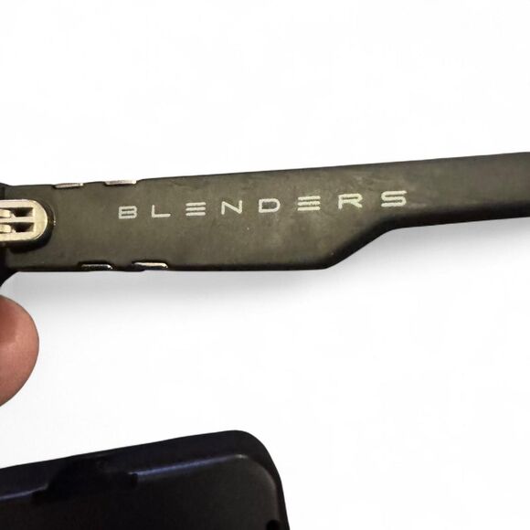 Blenders Eyewear Dark Flatter Polarized Sunglasses Black Frame Cat.3 - Picture 6 of 8